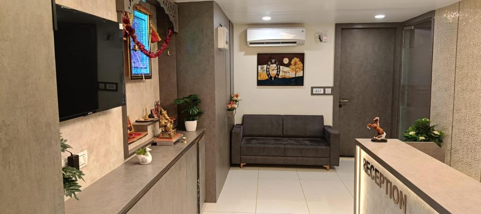 Hotel Royal Square Gandhinagar Exterior photo