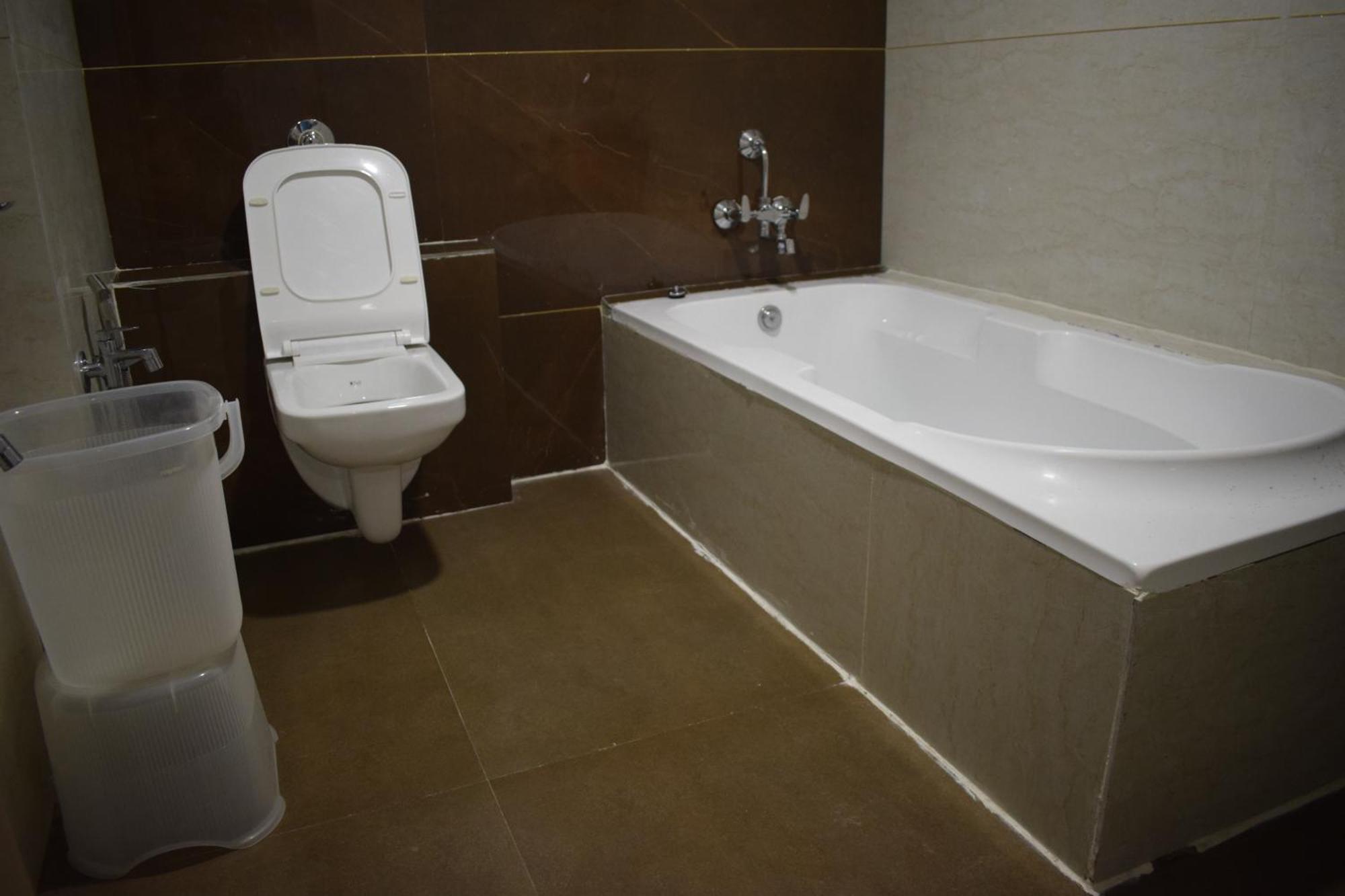 Hotel Royal Square Gandhinagar Exterior photo