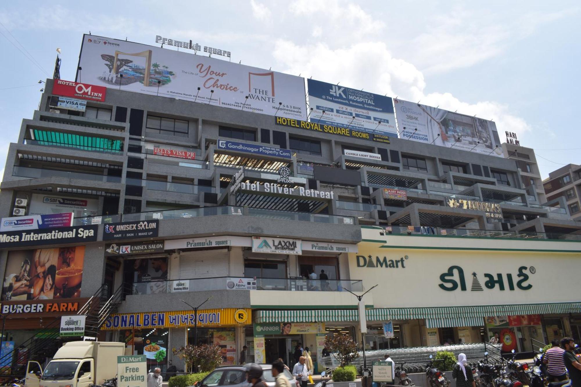 Hotel Royal Square Gandhinagar Exterior photo